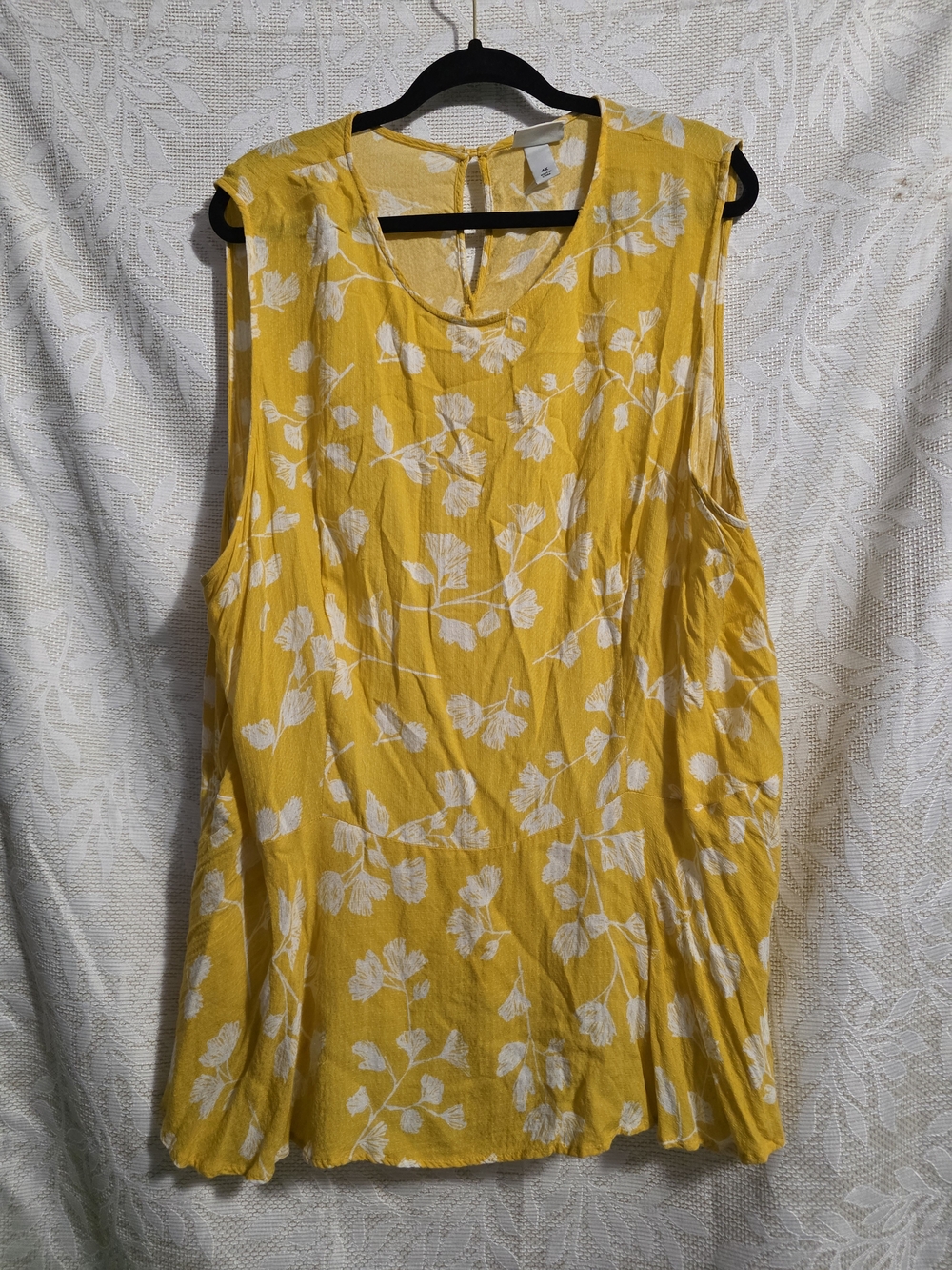 Ava & Viv Yellow Floral Sleeveless Blouse